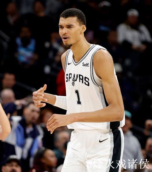 文班亚马21分布朗27分 马刺100-95险胜凯尔特人